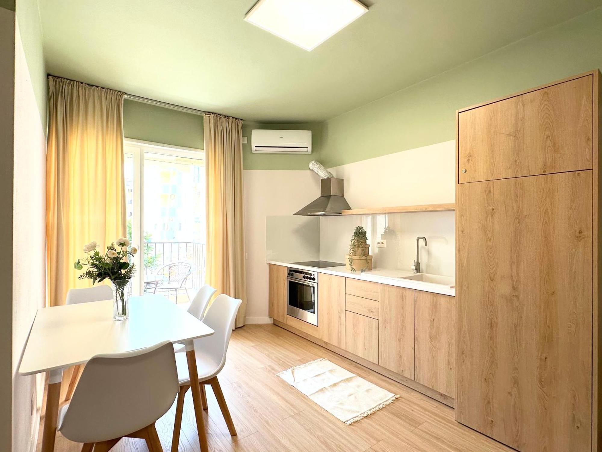 Apartament By The Sea - *