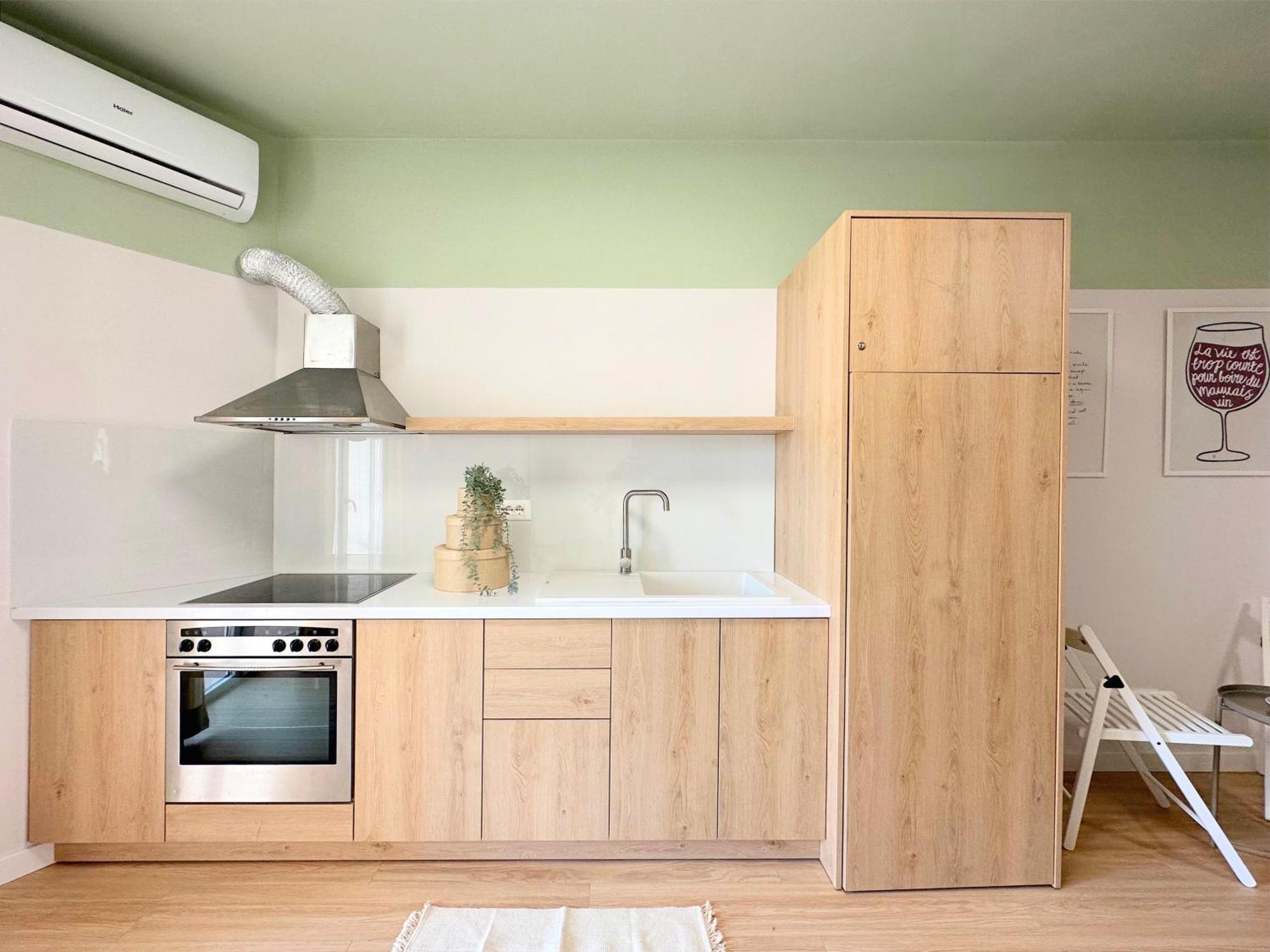 Apartament By The Sea - *